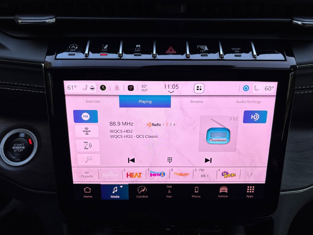 Used 2025 Jeep Grand Cherokee Limited RWD image 25