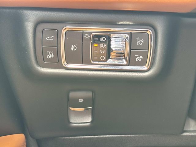 Certified 2023 Lincoln Nautilus Black Label w/ Class II Trailer Tow Package AWD/4WD image 22