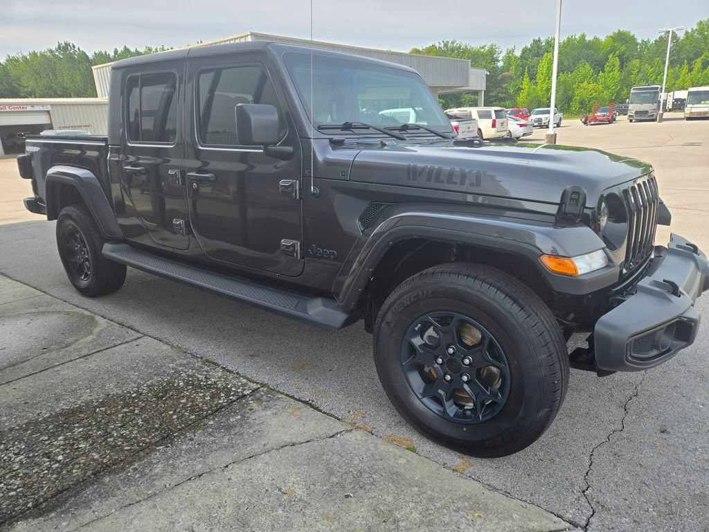 Used 2023 Jeep Gladiator Sport AWD/4WD image 2