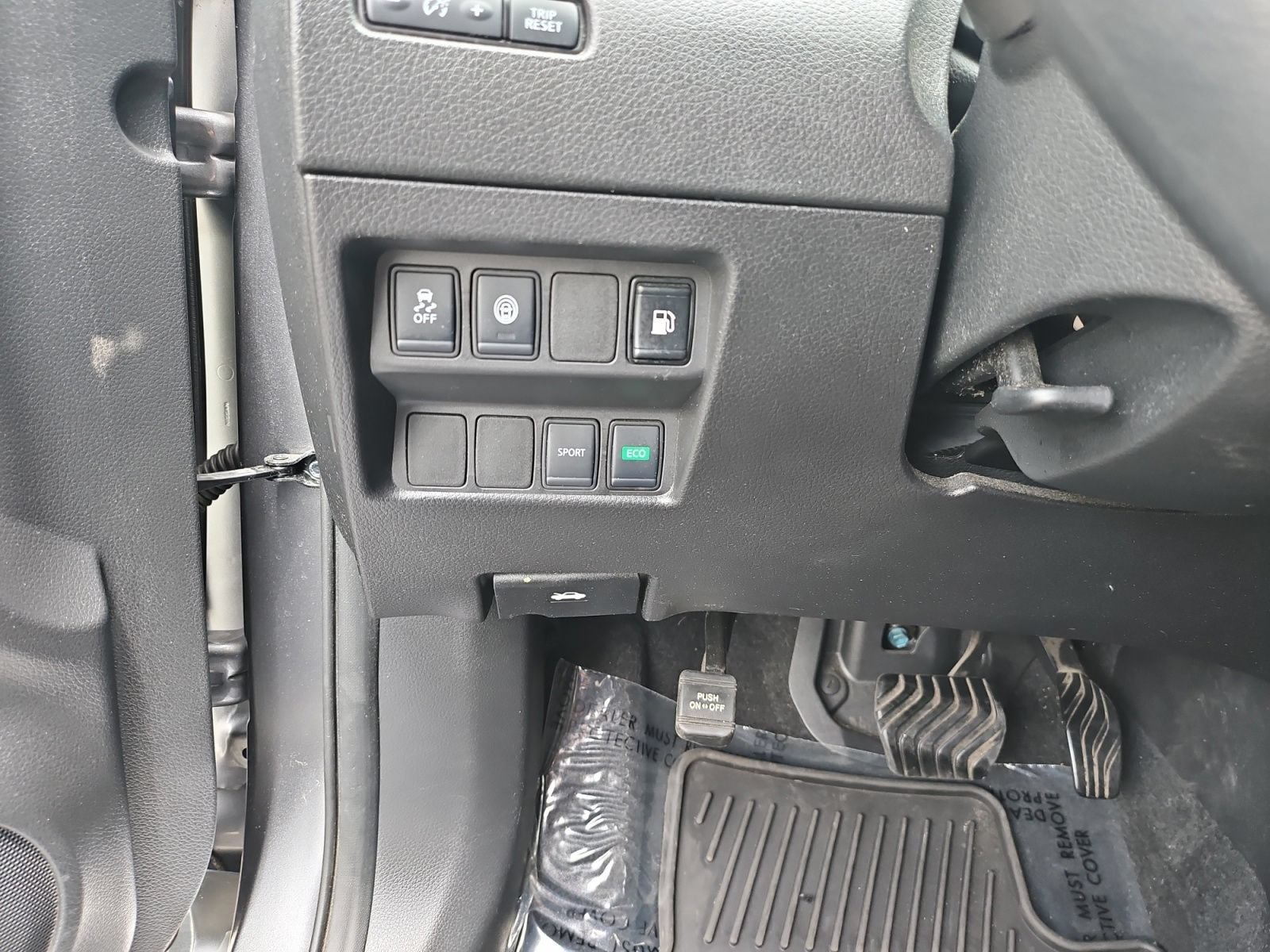 Used 2020 Nissan Rogue S FWD image 24