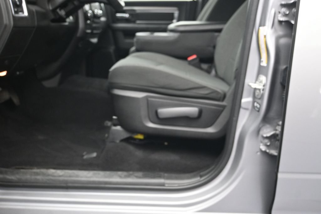 Used 2024 RAM 1500 Classic Warlock RWD image 21