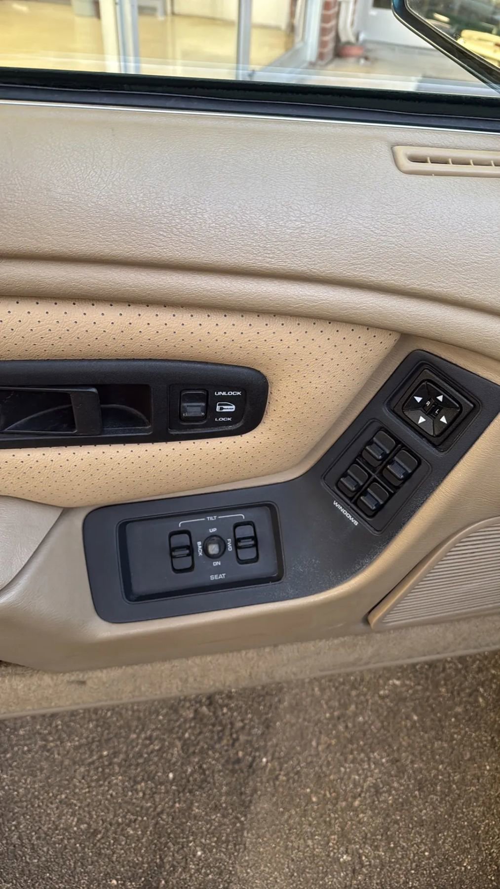 Used 1995 Chrysler LeBaron GTC FWD image 19
