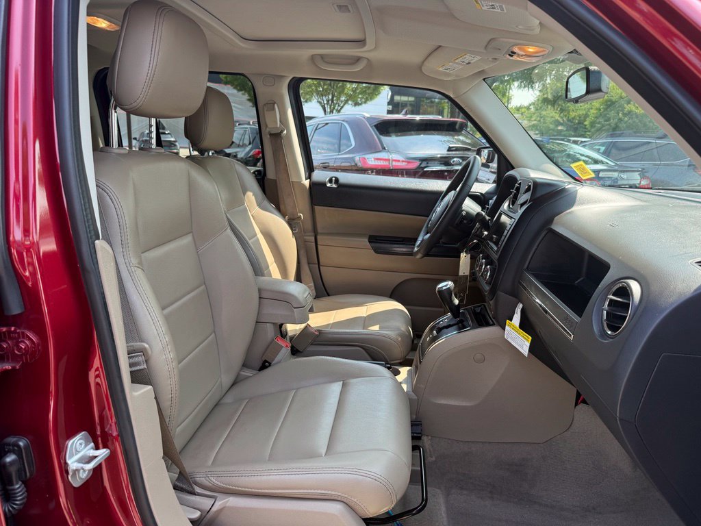 Used 2016 Jeep Patriot High Altitude AWD/4WD image 29