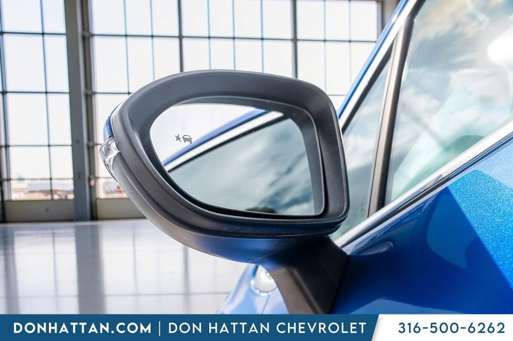 Used 2017 Chevrolet Cruze Premier FWD image 34