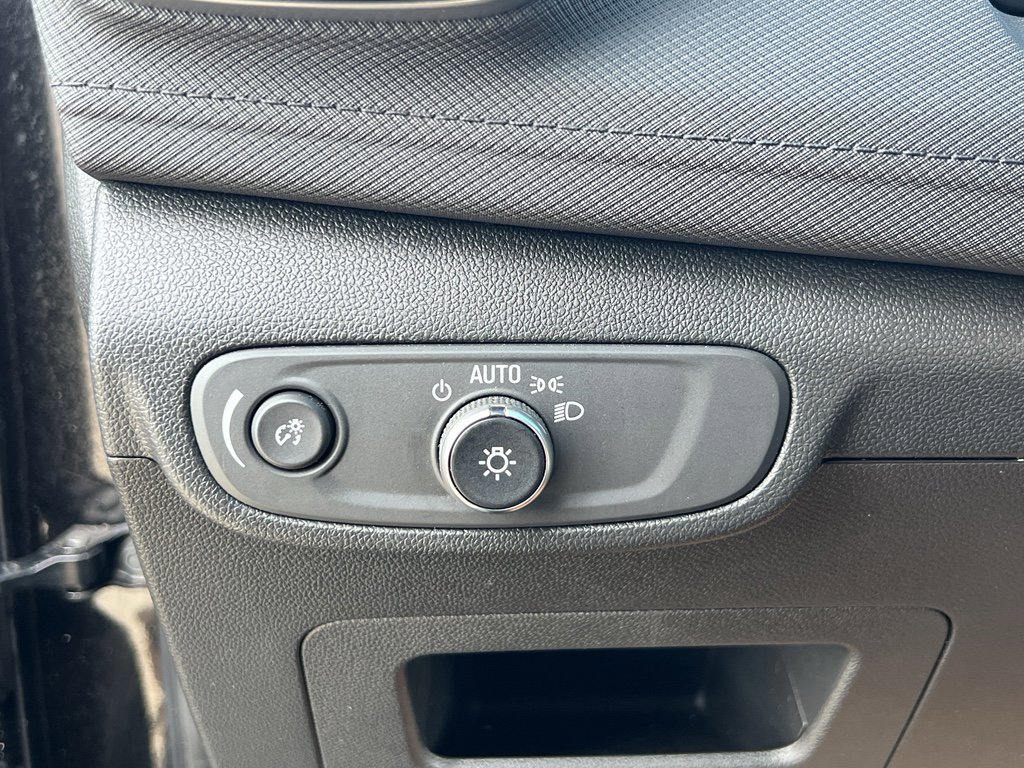 Used 2024 Chevrolet TrailBlazer LT w/ LT Cold Weather Package image 14