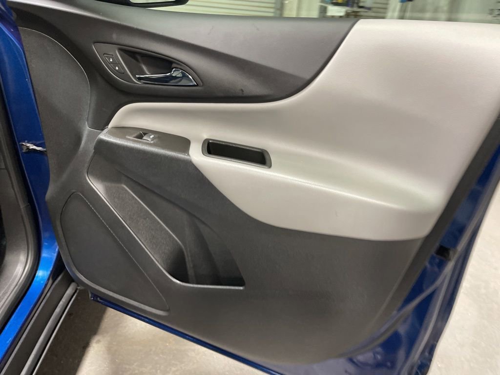 Used 2023 Chevrolet Equinox LS w/ LS Convenience Package FWD image 11