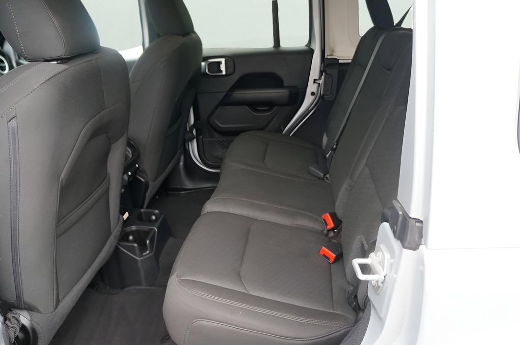 Used 2023 Jeep Wrangler Sahara image 10