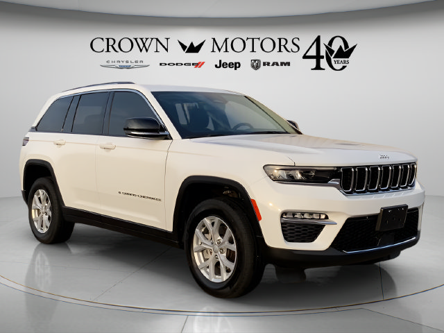 Used 2023 Jeep Grand Cherokee Limited AWD/4WD image 3