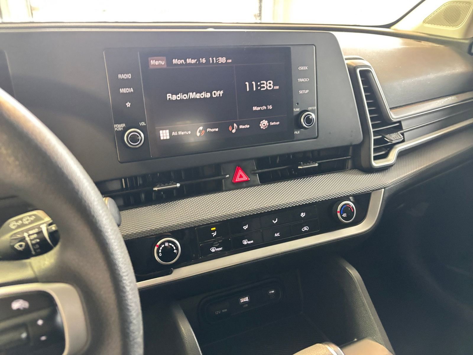 Used 2025 Kia Sportage LX image 26