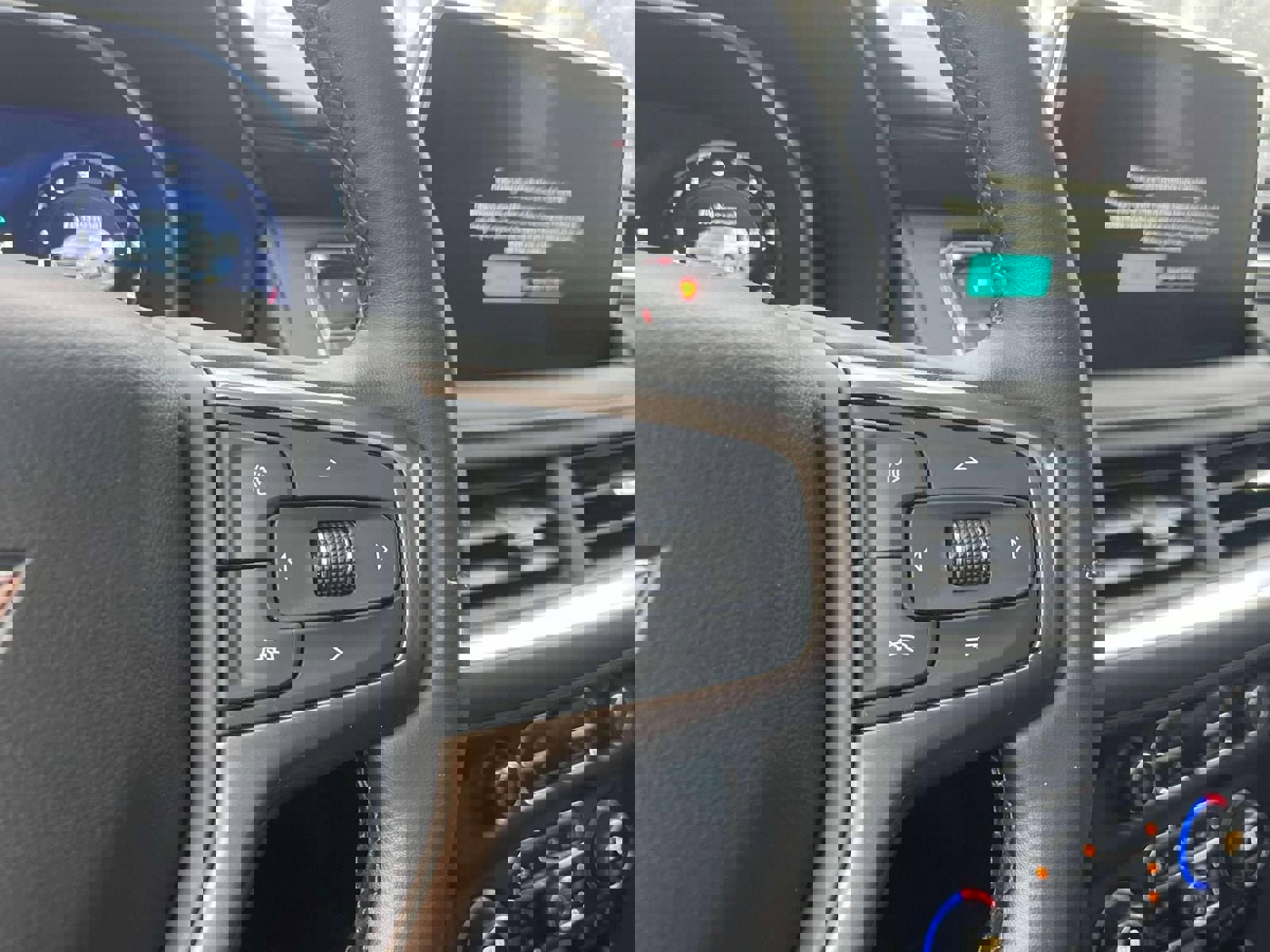 Used 2023 Chevrolet Tahoe High Country AWD/4WD image 23