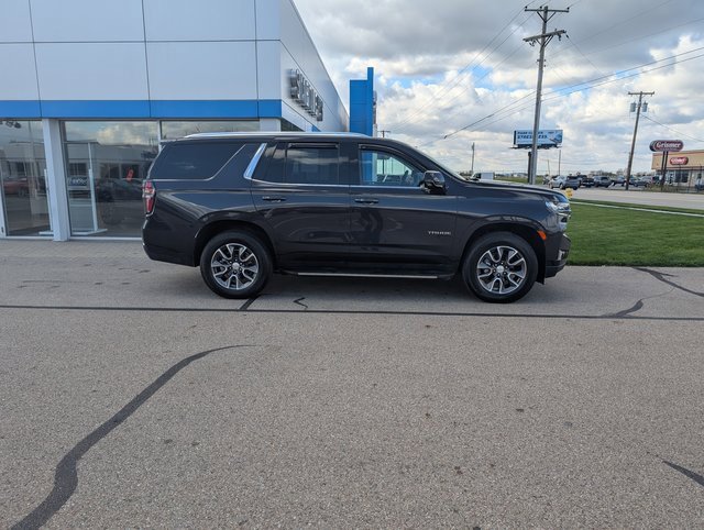 Used 2024 Chevrolet Tahoe LT w/ Luxury Package image 3