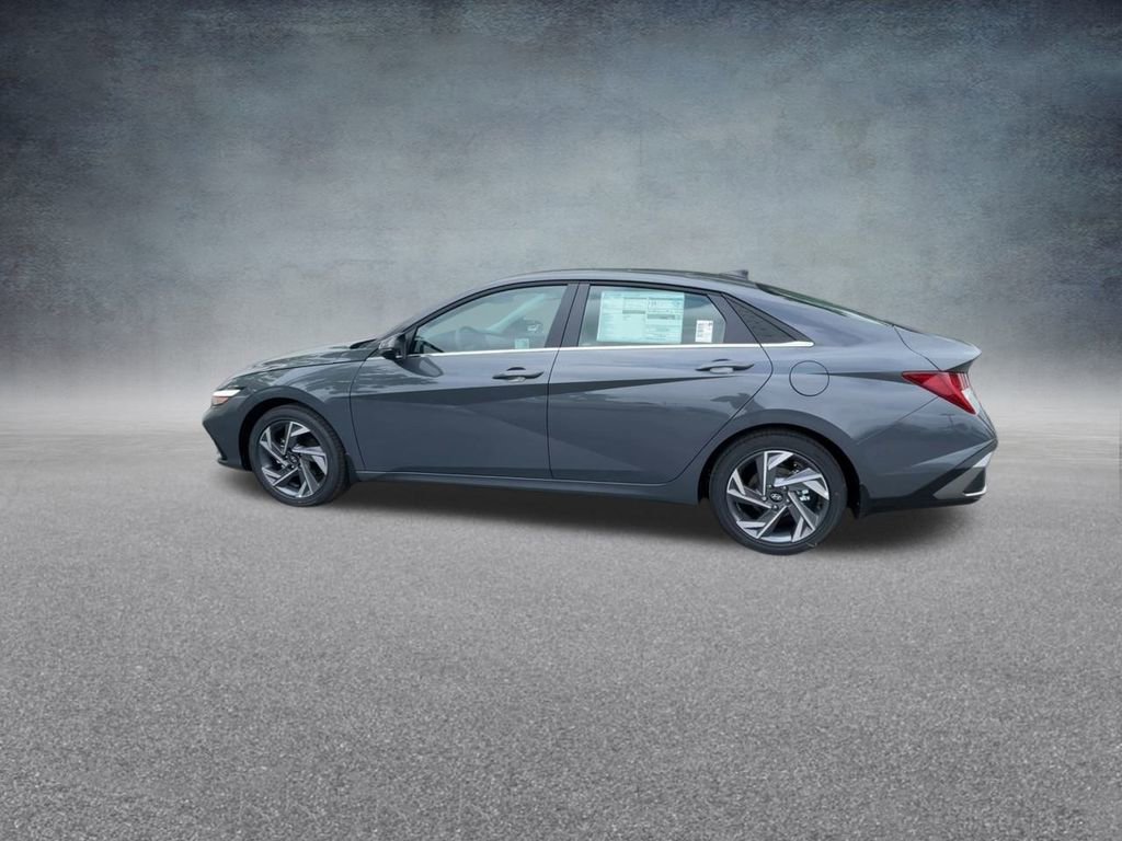 New 2025 Hyundai Elantra Limited image 14