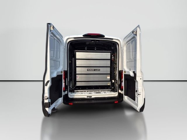 Used 2023 Ford E-Transit Medium Roof RWD image 32