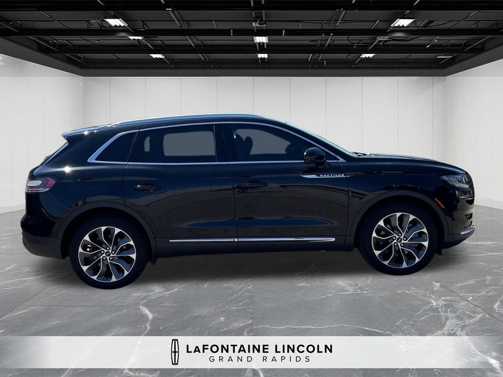Certified 2022 Lincoln Nautilus Reserve AWD/4WD image 6