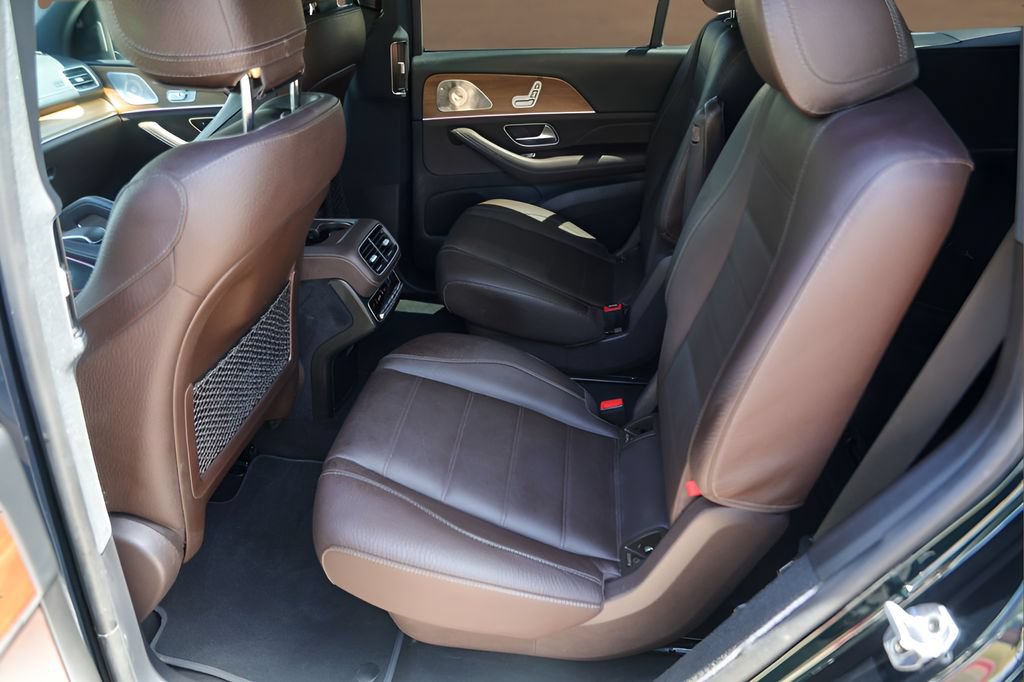 Used 2023 Mercedes-Benz GLS 450 4MATIC image 25