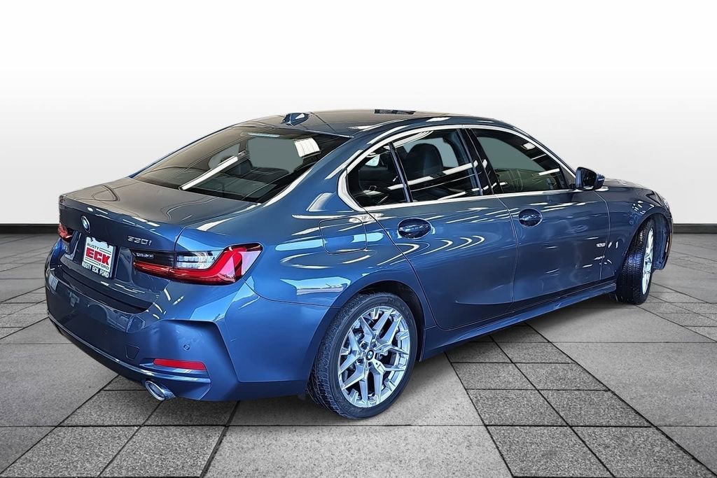 Used 2025 BMW 330i xDrive Sedan image 5