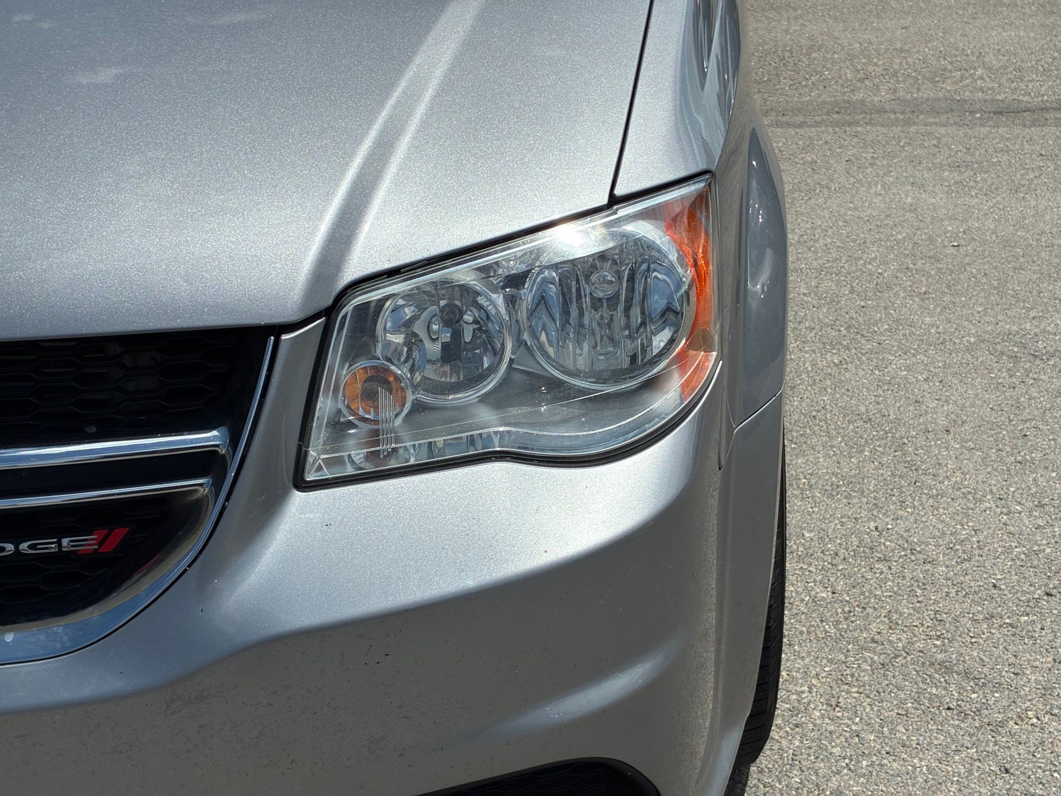 Used 2016 Dodge Grand Caravan SXT FWD image 13