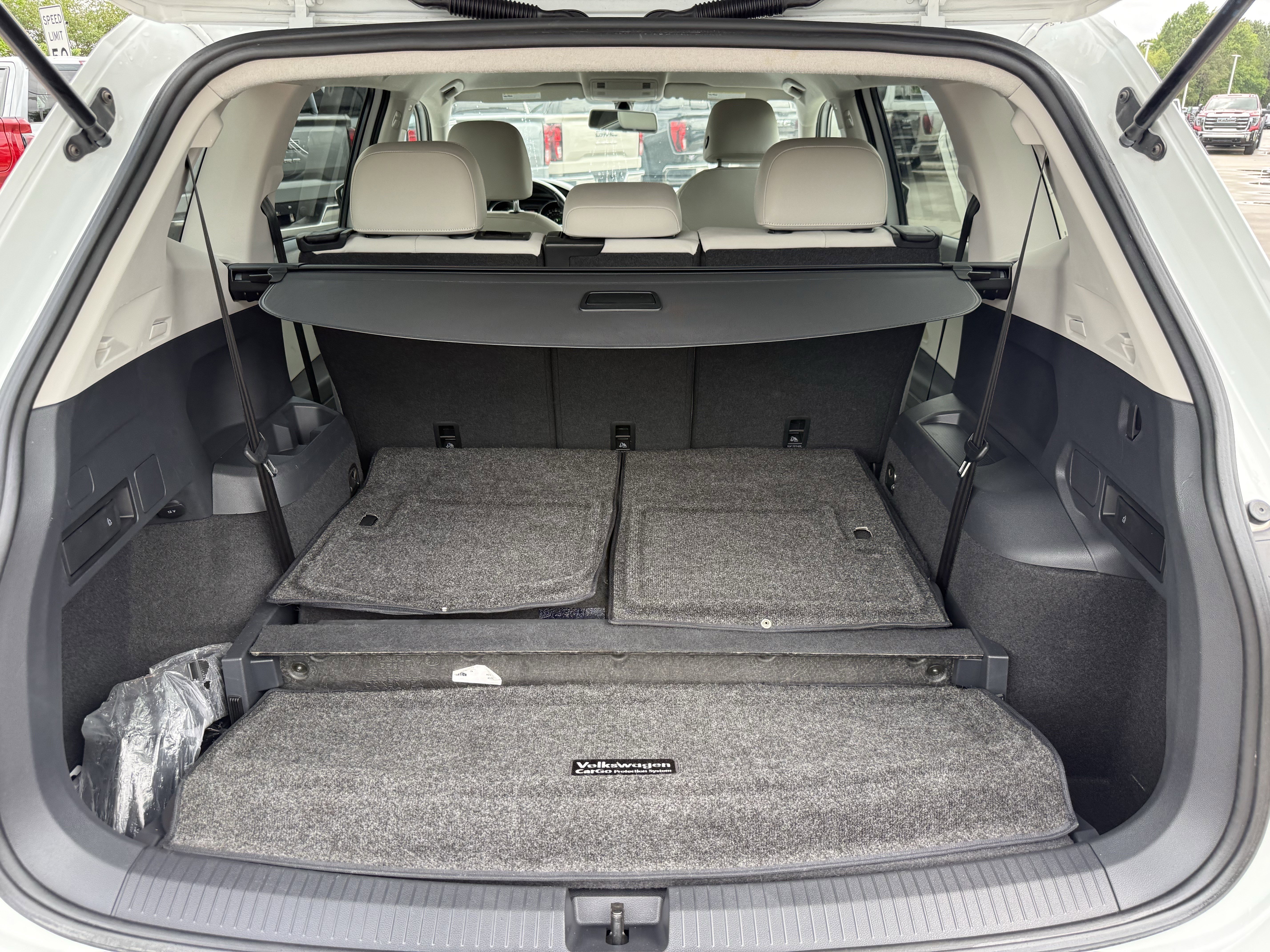 Used 2019 Volkswagen Tiguan SE image 30