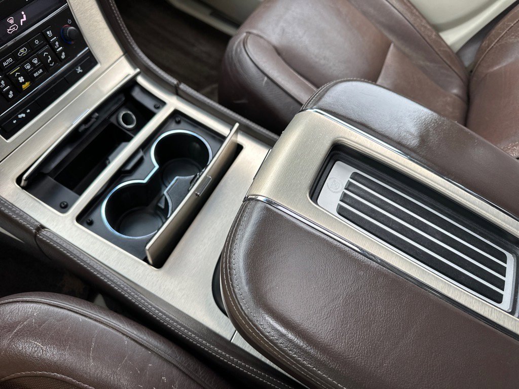 Used 2014 Cadillac Escalade Platinum image 31