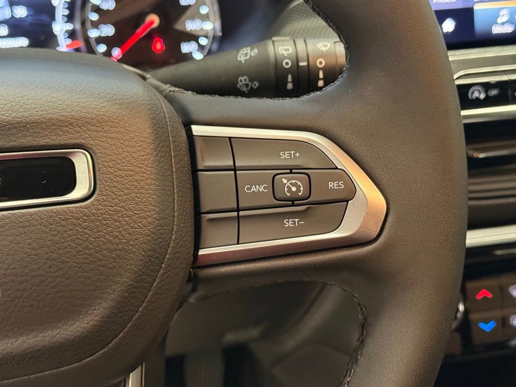 New 2026 Jeep Compass Latitude image 29