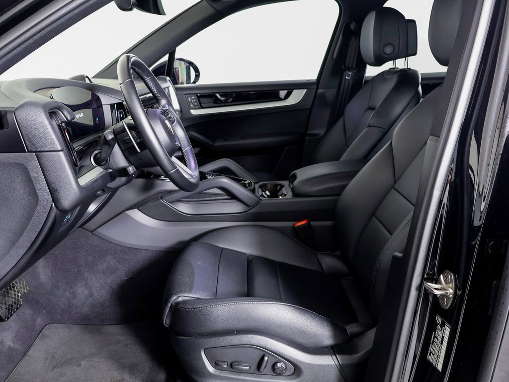 Certified 2024 Porsche Cayenne image 5