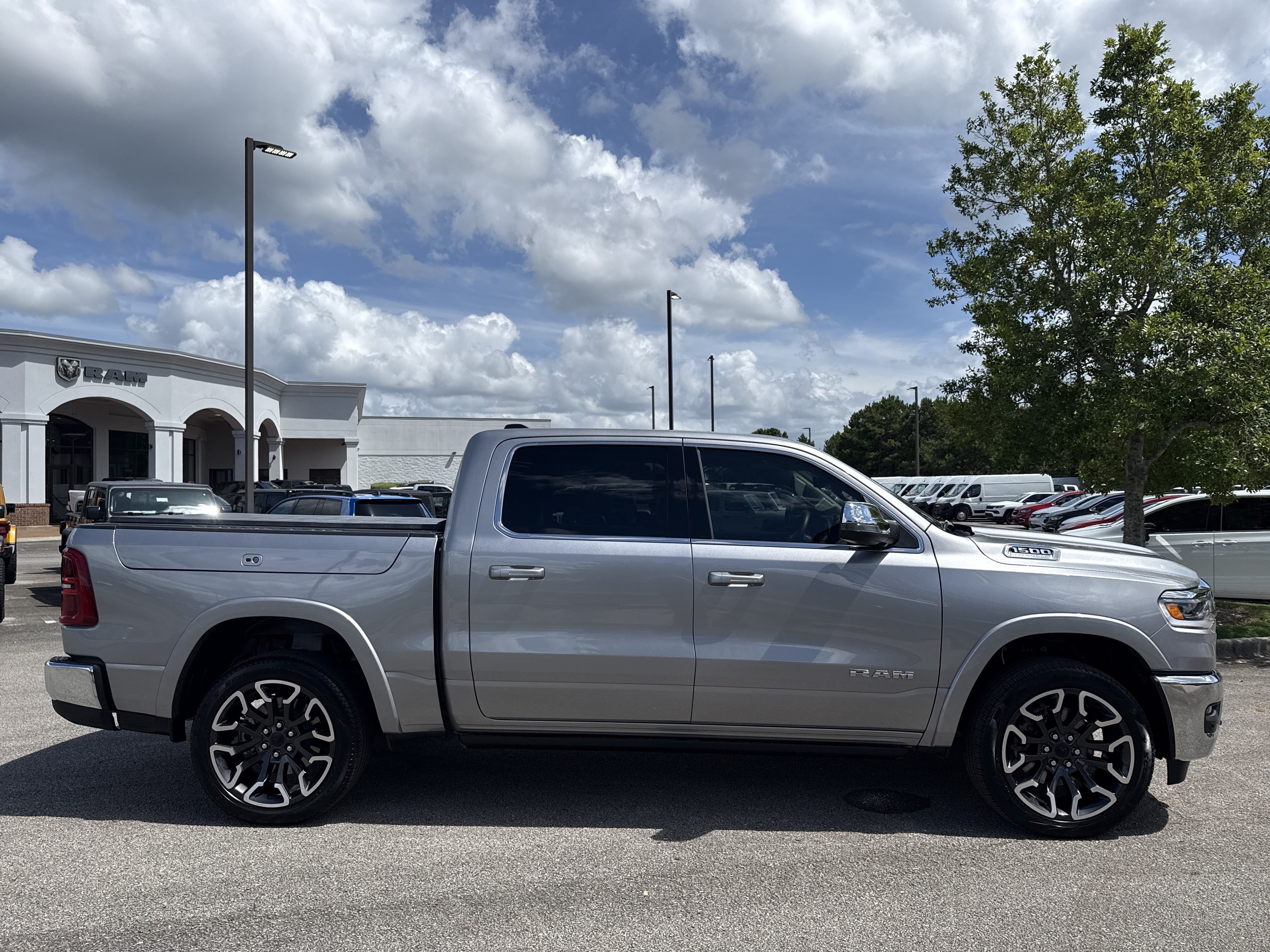 Used 2026 RAM 1500 Limited AWD/4WD image 8