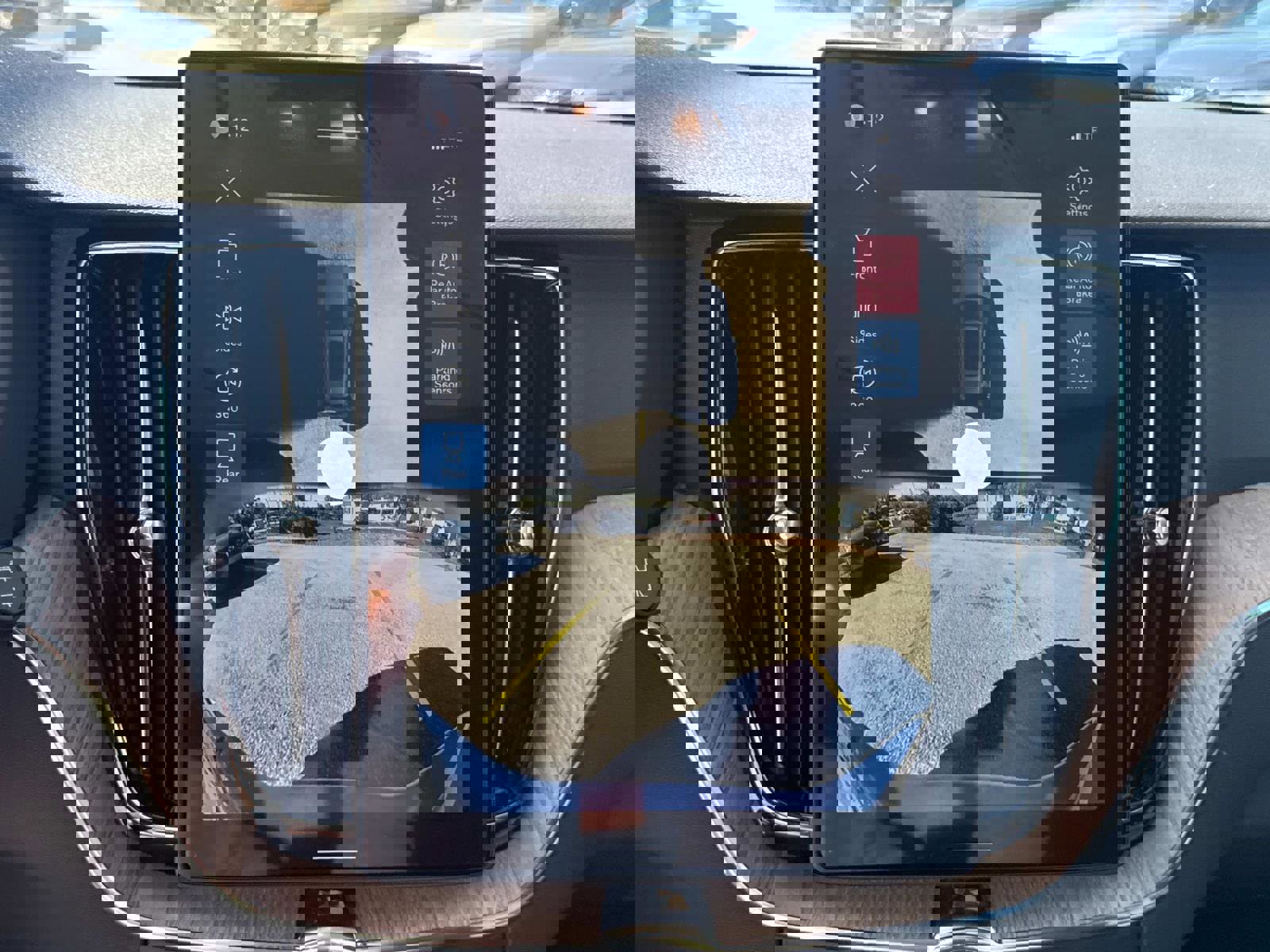 New 2026 Volvo XC60 B5 Plus w/ Climate Package image 23