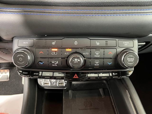 Used 2022 Dodge Durango R/T w/ Tow 'N Go Package AWD/4WD image 34