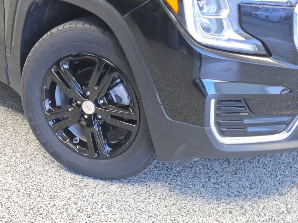 Certified 2024 GMC Terrain SLE image 3