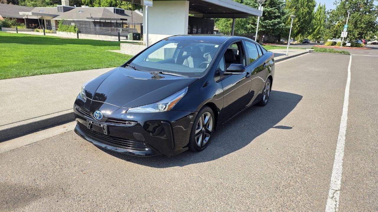 Used 2021 Toyota Prius XLE image 1