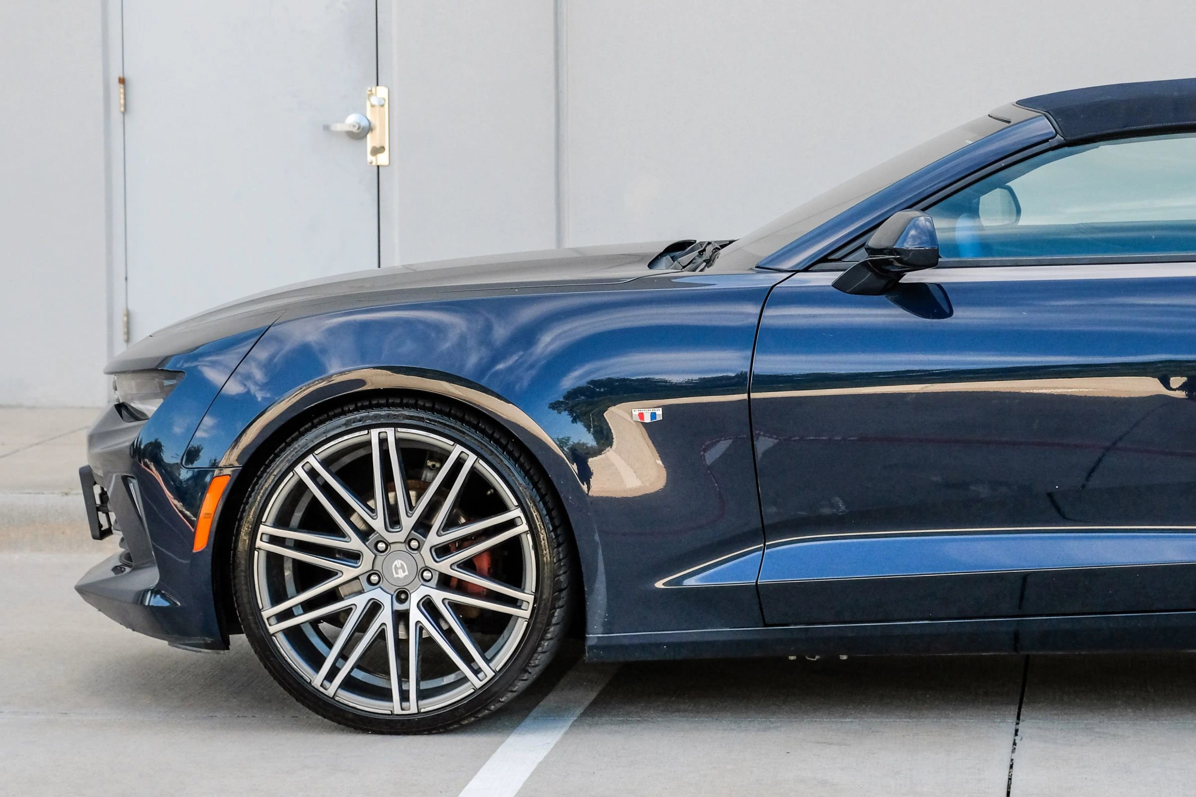 Used 2016 Chevrolet Camaro LT RWD image 9