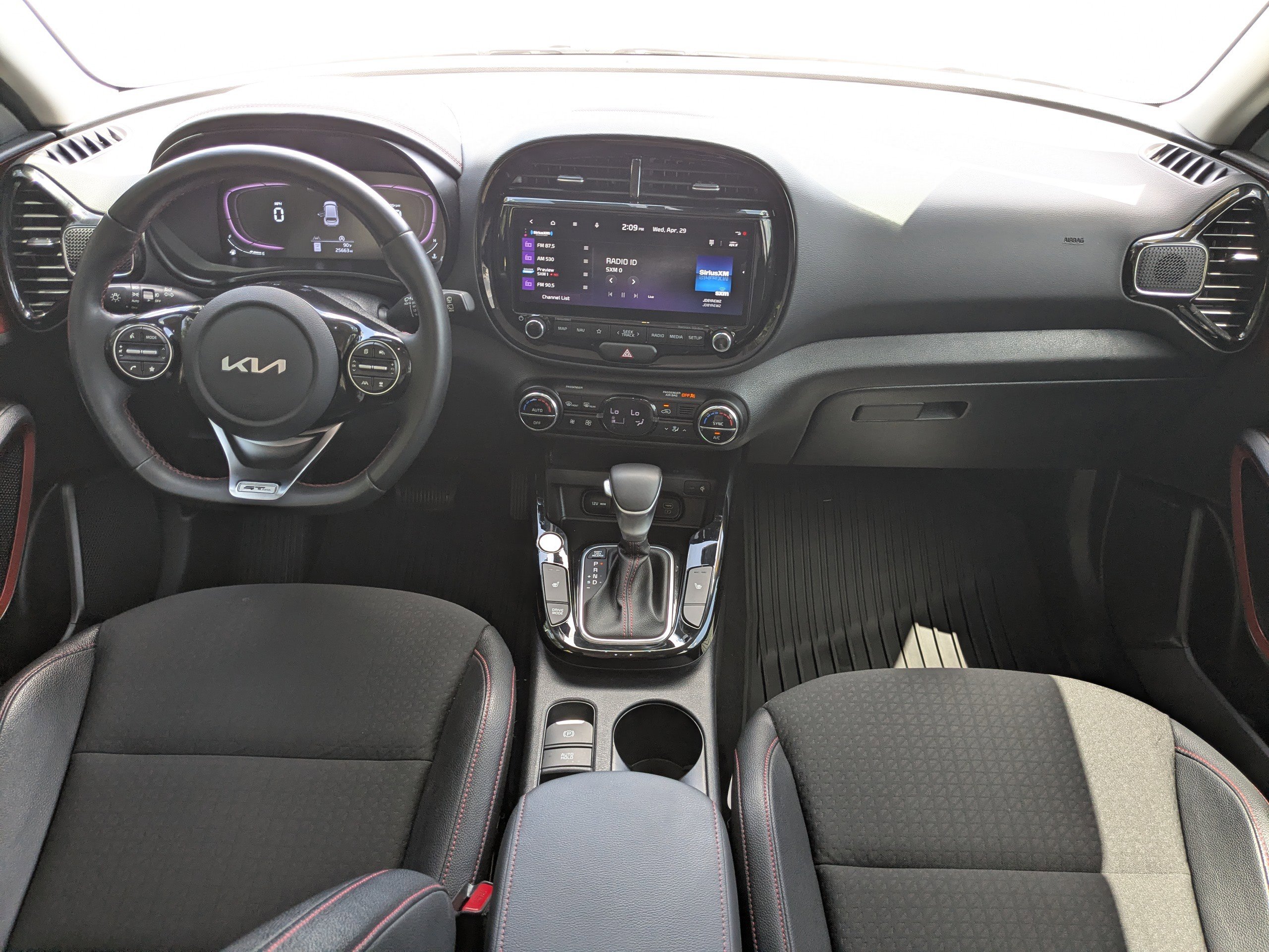 Used 2023 Kia Soul GT-Line w/ GT-Line Technology Package FWD image 13
