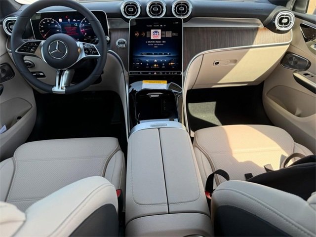 Used 2025 Mercedes-Benz GLC 300 GLC 300 image 8