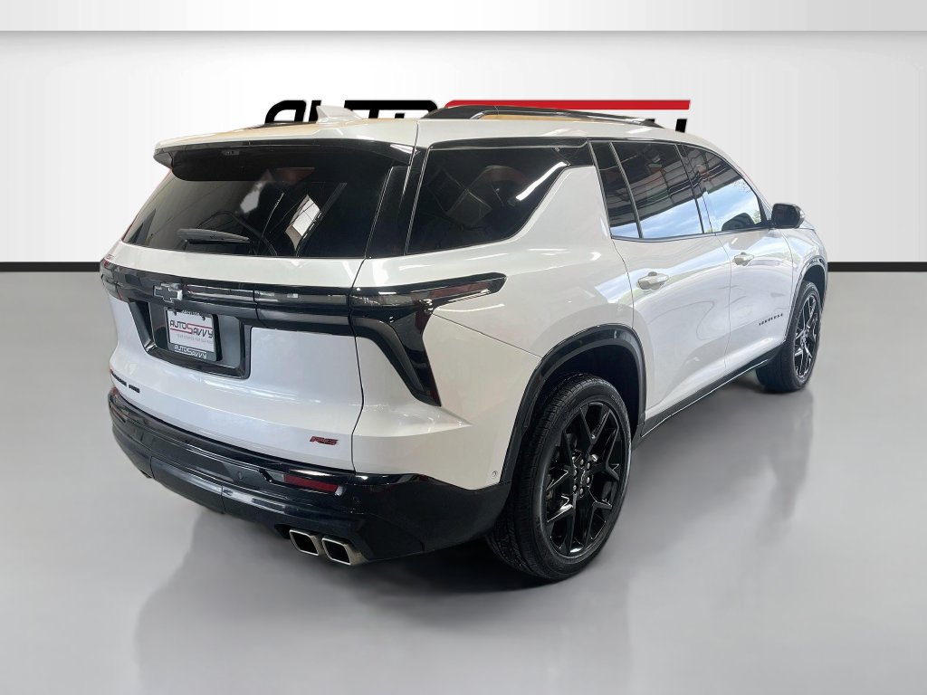 Used 2025 Chevrolet Traverse RS w/ LPO, Floor Liner Package AWD/4WD image 7