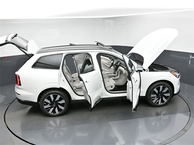 New 2025 Volvo EX90 Plus w/ Protection Package Premier image 45