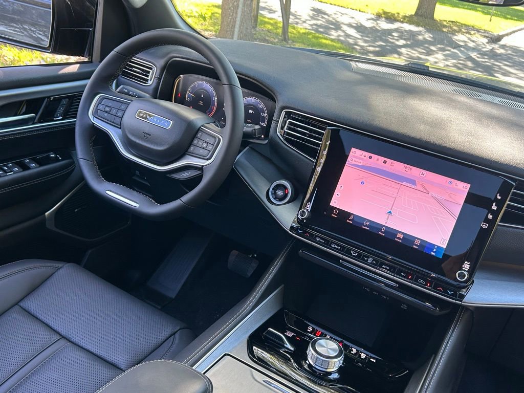 New 2025 Jeep Wagoneer L Series II w/ Premium Group I image 10