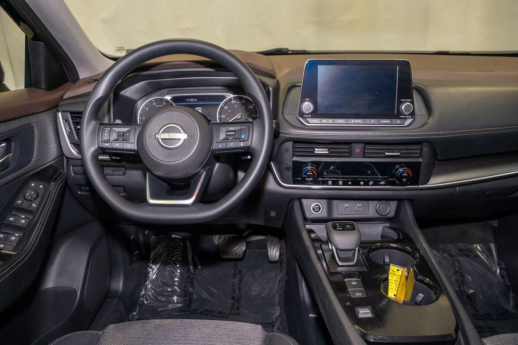 Used 2023 Nissan Rogue SV image 6