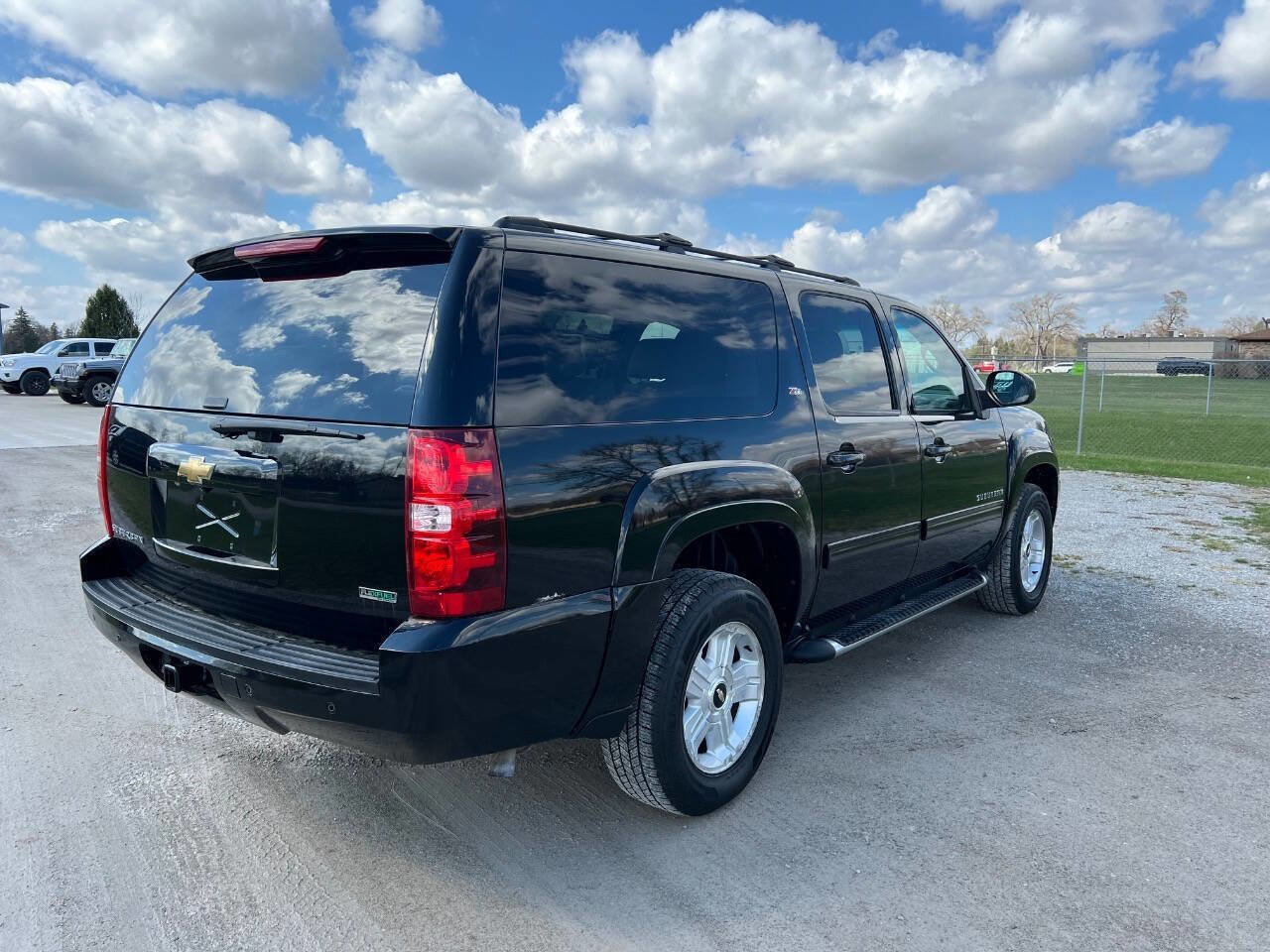 Used 2011 Chevrolet Suburban LT image 9