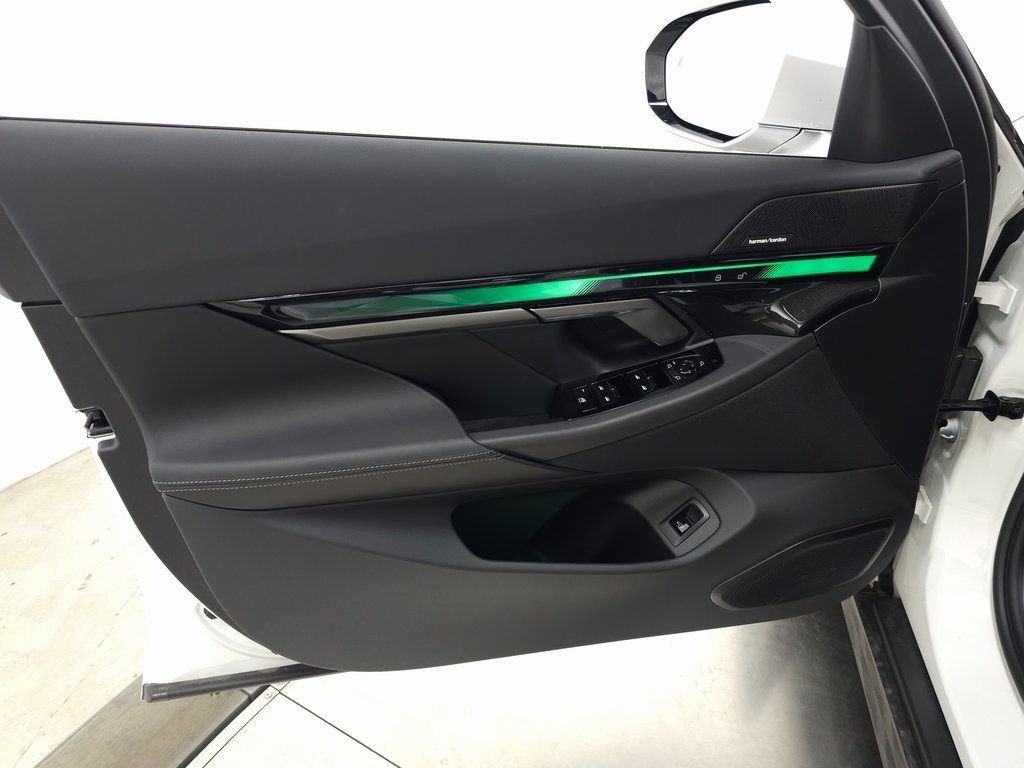 New 2026 BMW i5 eDrive40 image 10