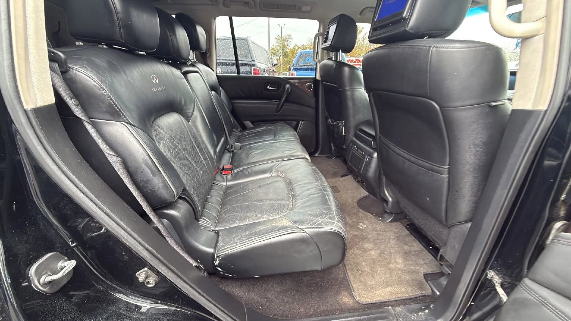 Used 2012 INFINITI QX56 4WD w/ Deluxe Touring Pkg image 16