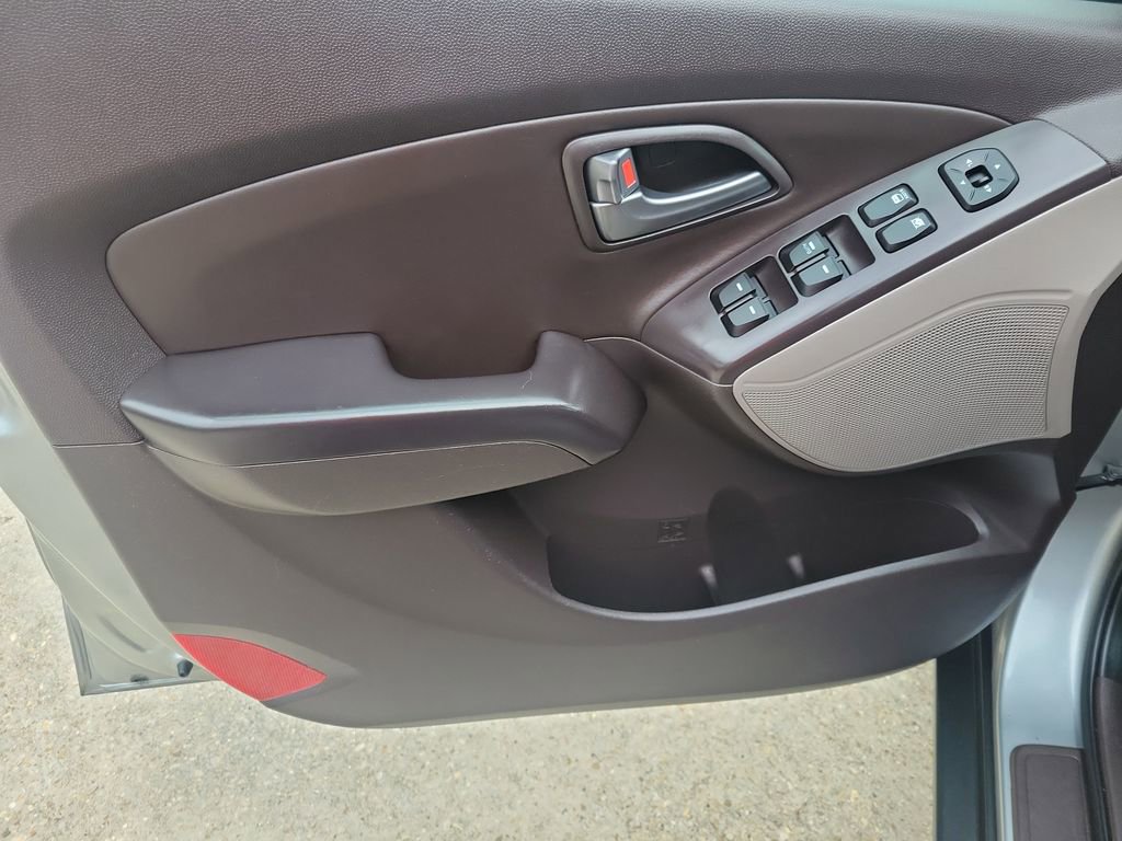 Used 2015 Hyundai Tucson SE image 13