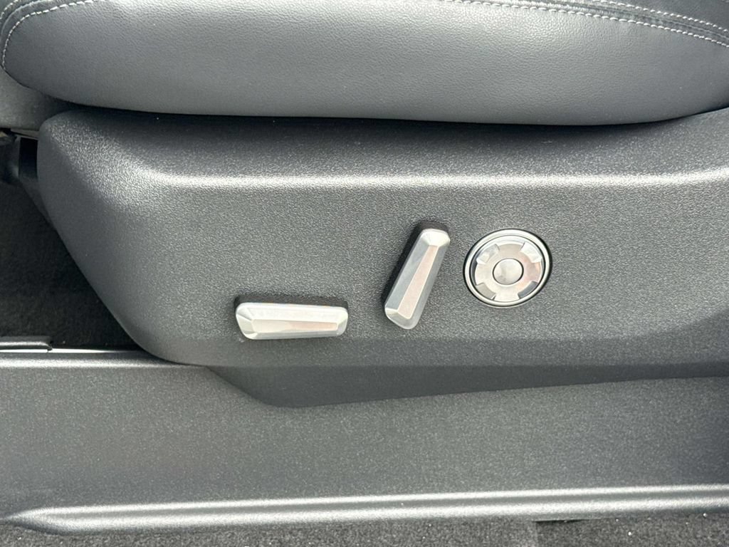 New 2025 Lincoln Navigator Reserve AWD/4WD image 25