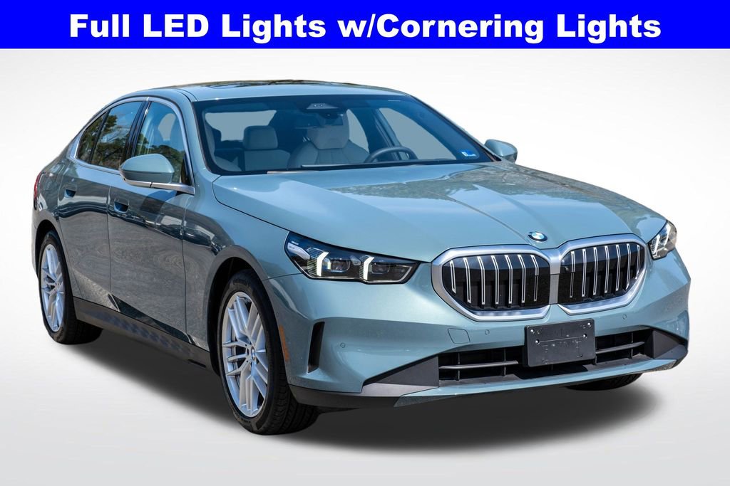 Used 2025 BMW 530i xDrive w/ Premium Package image 9