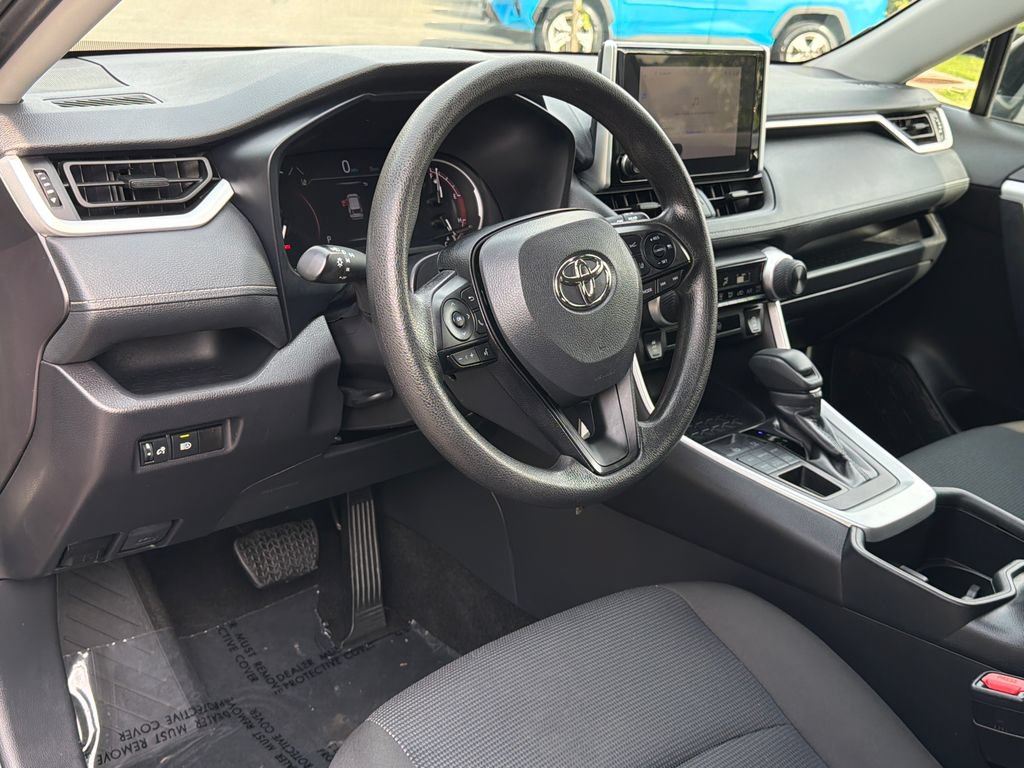 Used 2025 Toyota RAV4 LE AWD/4WD image 18
