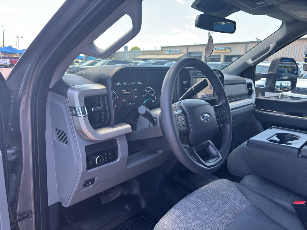 Used 2023 Ford F350 XLT AWD/4WD image 14