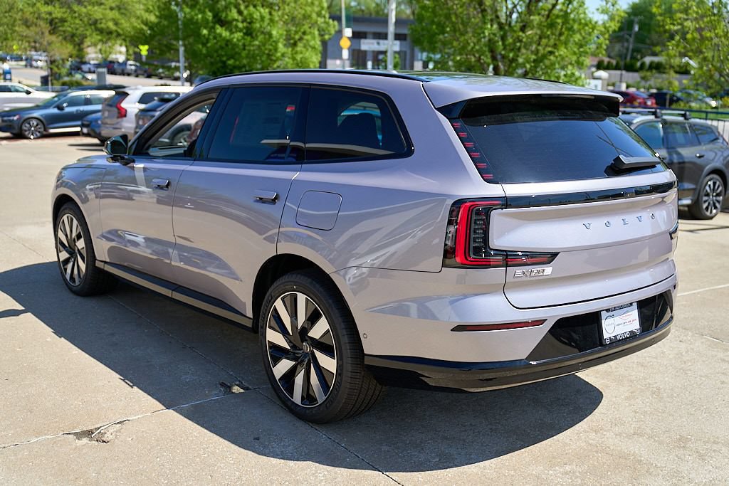 New 2026 Volvo EX90 Ultra AWD/4WD image 9