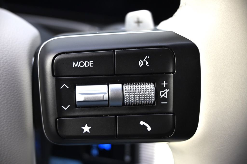 Used 2025 Hyundai Santa Fe SEL image 34