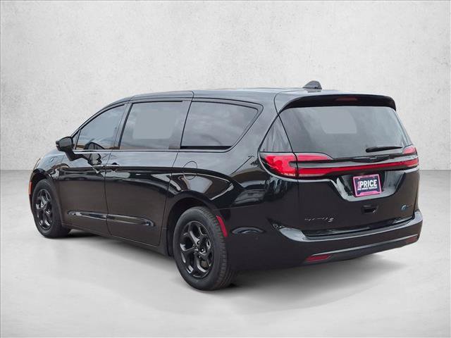 Used 2023 Chrysler Pacifica Limited w/ S Appearance Package FWD image 8