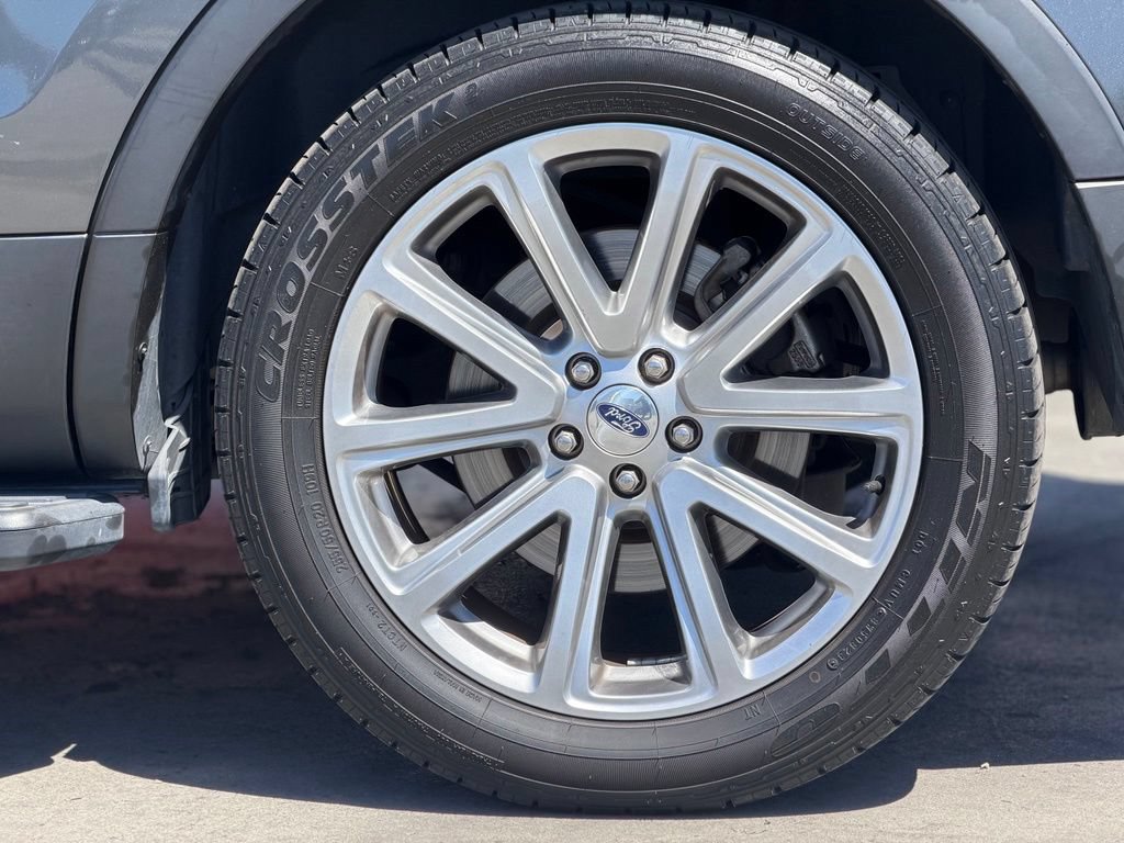 Used 2017 Ford Explorer Limited FWD image 2