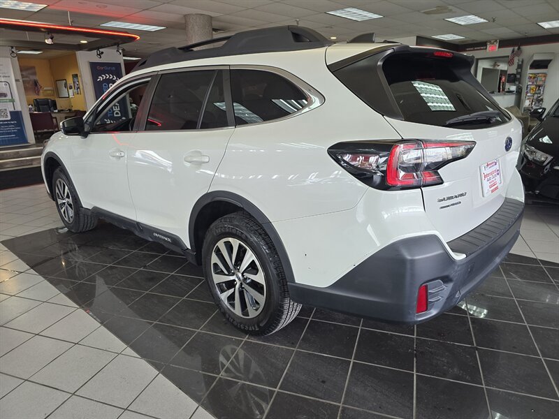 Used 2022 Subaru Outback Premium AWD/4WD image 6